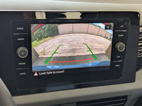 Used 2025 Volkswagen Jetta SE w/ Sunroof Package FWD image 28