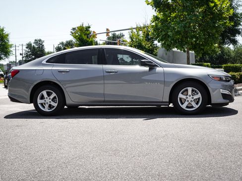 Used 2024 Chevrolet Malibu LS FWD image 11