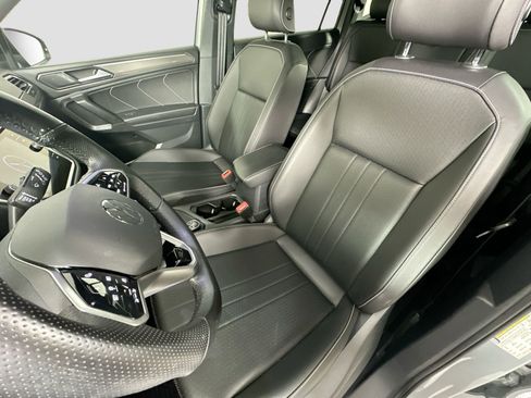 Certified 2022 Volkswagen Tiguan SE R-Line image 19