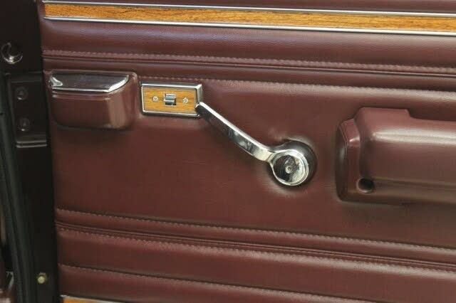 Used 1989 Jeep Grand Wagoneer AWD/4WD image 93