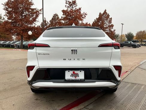 Used 2025 Buick Envista Sport Touring image 7