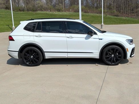 Used 2021 Volkswagen Tiguan SE R-Line image 4