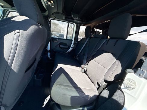 Used 2023 Jeep Wrangler Unlimited w/ Cold Weather Group image 27