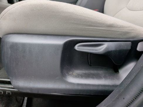 Used 2025 Toyota Corolla Cross L FWD image 15