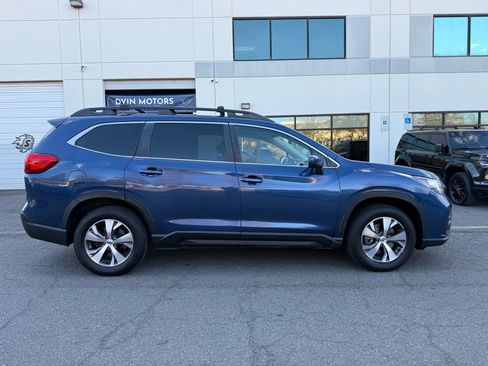 Used 2019 Subaru Ascent Premium image 3