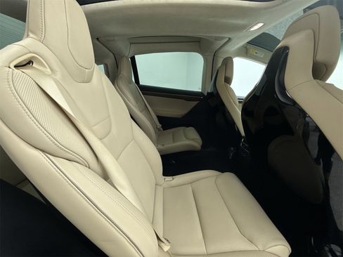 Used 2016 Tesla Model X 90D image 32