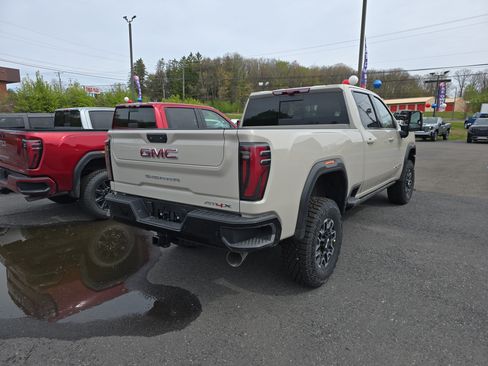 New 2026 GMC Sierra 2500 AT4X w/ LPO, Black Badging Package AWD/4WD image 3