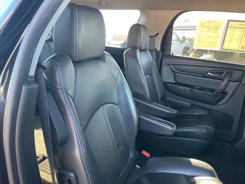 Used 2015 GMC Acadia SLT image 28