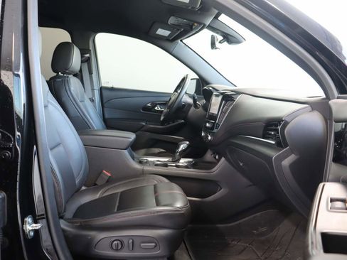 Used 2023 Chevrolet Traverse RS FWD image 21