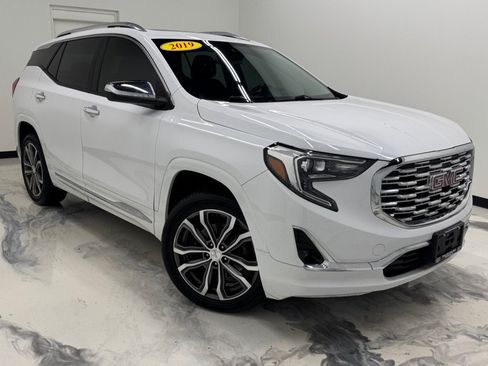 Used 2019 GMC Terrain Denali w/ Driver Alert Package II AWD/4WD image 2