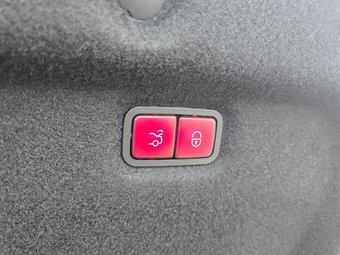 New 2025 Mercedes-Benz SL 63 AMG S e Performance 4MATIC image 34