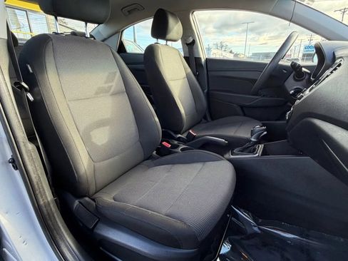 Used 2021 Hyundai Accent SE image 13