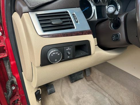 Used 2013 Cadillac Escalade Luxury image 18