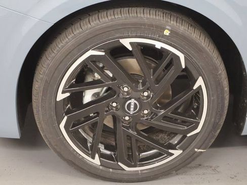 New 2026 Nissan Sentra SR w/ SR Premium Package FWD image 7