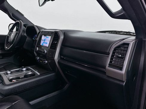 Used 2019 Ford Expedition XLT w/ Equipment Group 202A AWD/4WD image 30