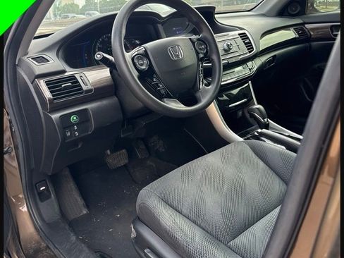 Used 2017 Honda Accord Hybrid Sedan image 7