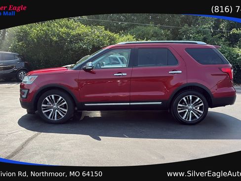 Used 2017 Ford Explorer Platinum AWD/4WD image 2