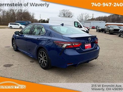 Used 2023 Toyota Camry SE image 5