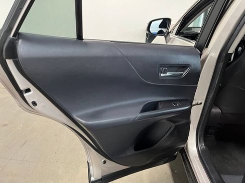 Used 2021 Toyota Venza LE w/ Carpet Mat Package (TMS) AWD/4WD image 19