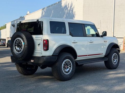 New 2026 Ford Bronco Outer Banks w/ Sasquatch Package AWD/4WD image 5