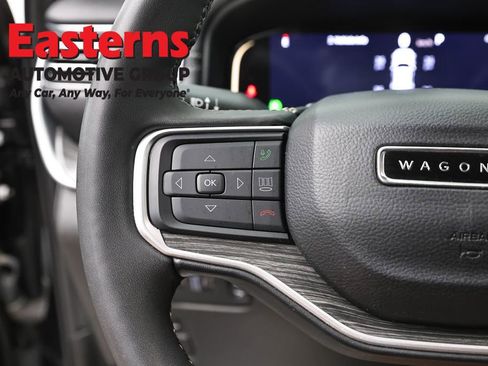 Used 2024 Jeep Wagoneer L Series II w/ Flexible Seating Group AWD/4WD image 15