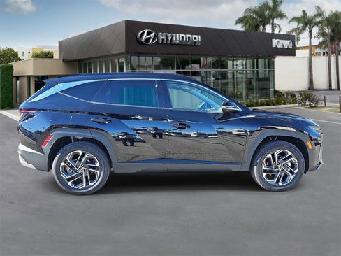 New 2025 Hyundai Tucson Limited image 2