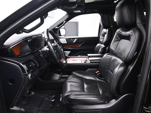 Used 2019 Lincoln Navigator L Reserve image 11