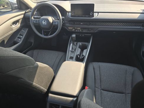 Certified 2025 Honda Accord LX image 19
