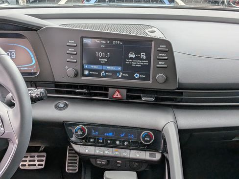 New 2026 Hyundai Elantra Limited FWD image 17