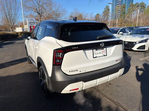 Certified 2025 Nissan Kicks SR image 5