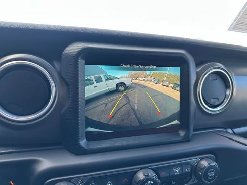 Used 2022 Jeep Wrangler Unlimited Rubicon 4xe w/ Cold Weather Group image 25