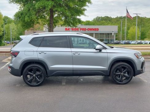 Used 2025 Volkswagen Taos SEL w/ Black Wheel Plus Package AWD/4WD image 28
