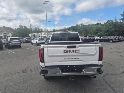 Used 2024 GMC Sierra 2500 SLT w/ SLT Premium Package AWD/4WD image 4