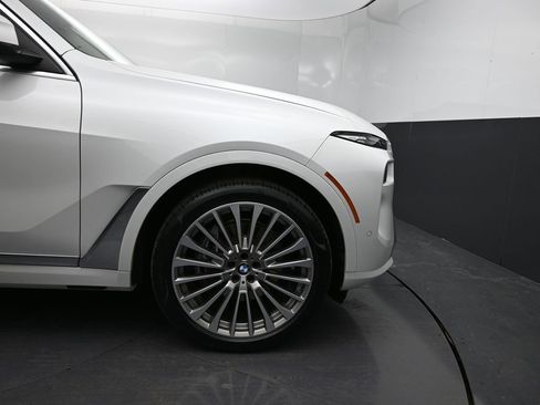 Used 2023 BMW X7 xDrive40i w/ Premium Package image 14