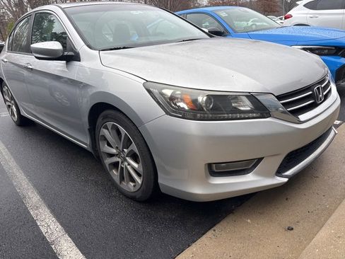 Used 2013 Honda Accord Sport image 3