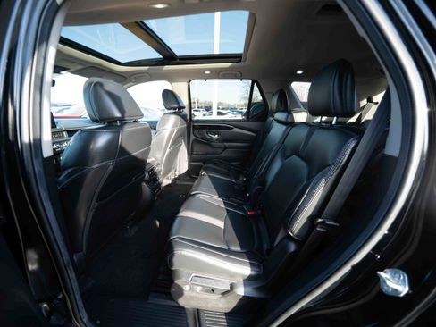 Used 2024 Honda Pilot Touring image 23