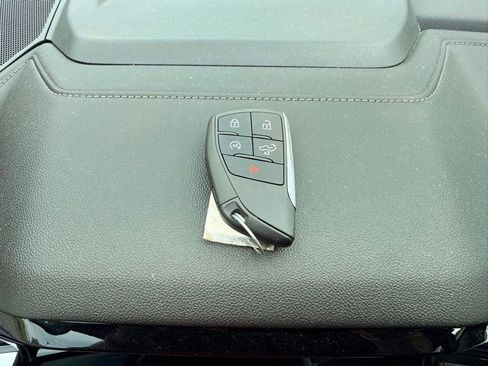 Used 2025 Chevrolet Silverado 1500 LT AWD/4WD image 17