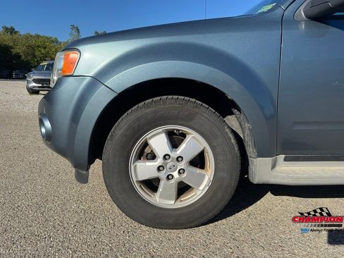 Used 2010 Ford Escape XLT image 11