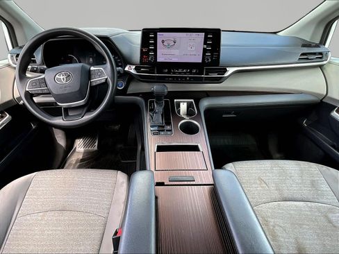 Used 2021 Toyota Sienna LE FWD image 7