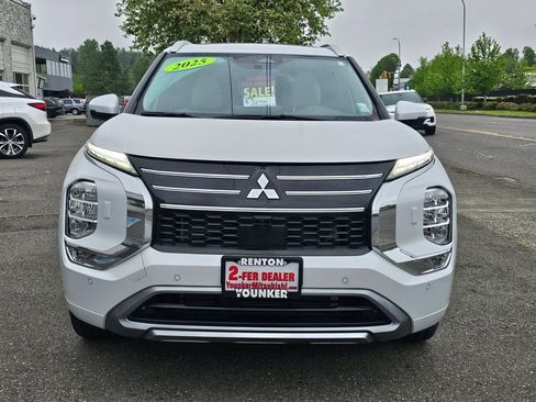 Used 2025 Mitsubishi Outlander SEL AWD/4WD image 2