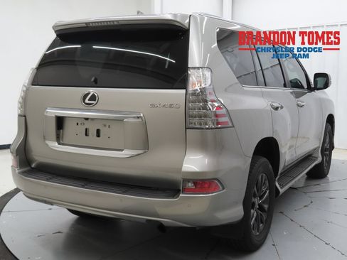 Used 2023 Lexus GX 460 Premium w/ Premium Package AWD/4WD image 3