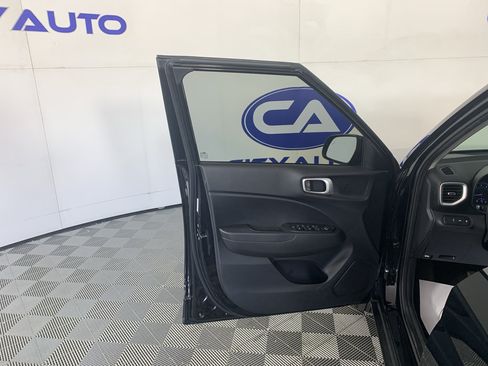 Used 2022 Hyundai Venue SEL FWD image 13