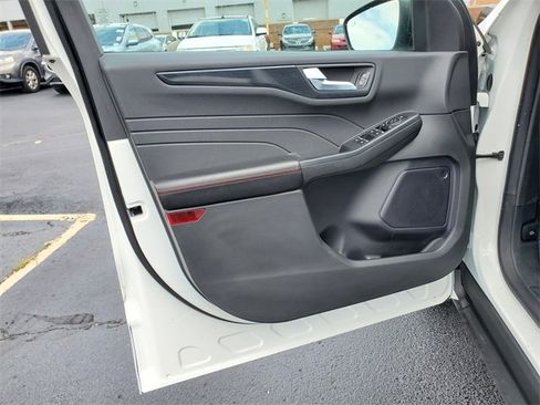 Certified 2024 Ford Escape ST-Line w/ Tech Pack #1 image 9