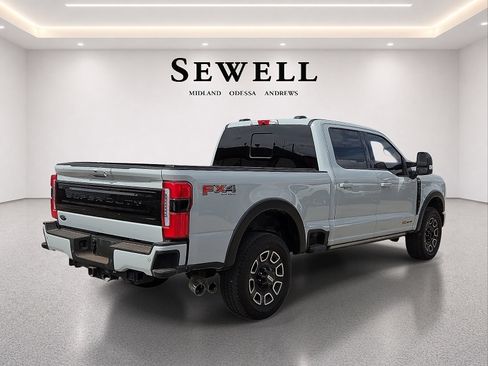 Used 2025 Ford F250 Platinum AWD/4WD image 4