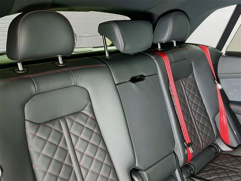 New 2026 Audi Q8 Prestige image 27