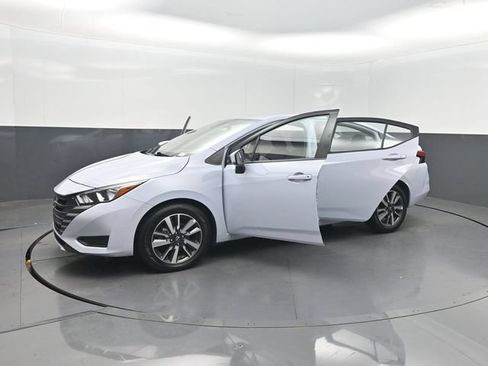 Used 2024 Nissan Versa SV FWD image 34