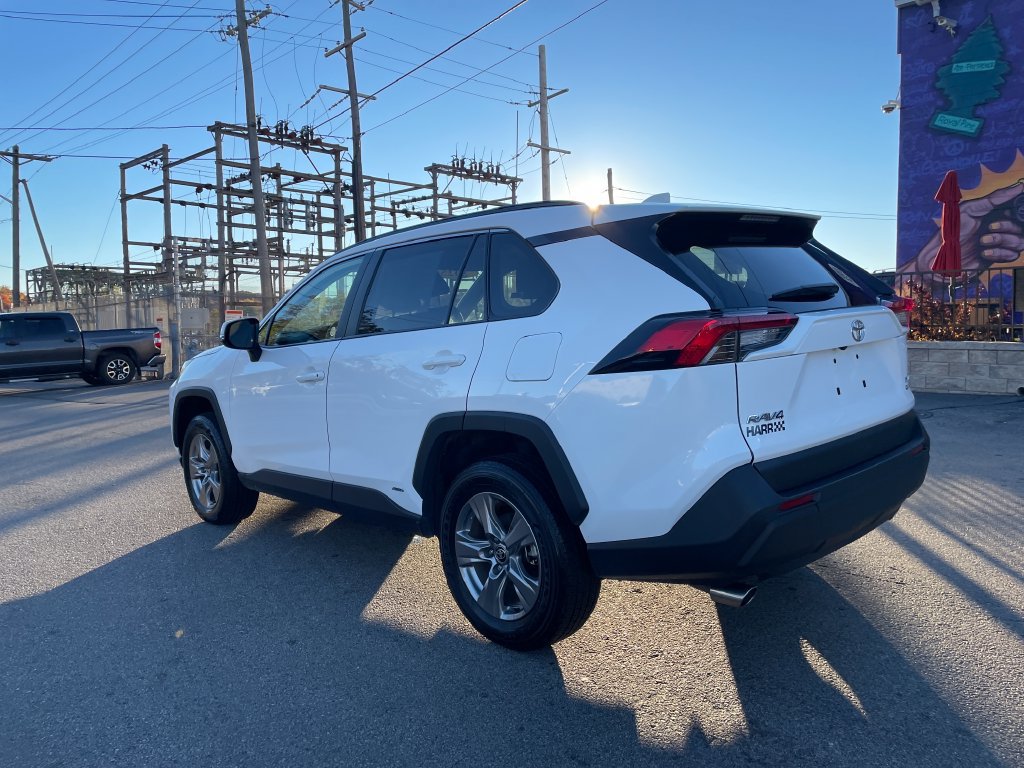Used 2025 Toyota RAV4 XLE AWD/4WD image 3