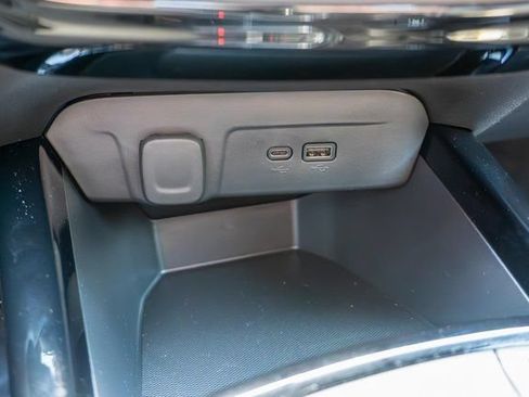 Used 2025 Chevrolet Trax RS w/ Driver Confidence Package FWD image 29