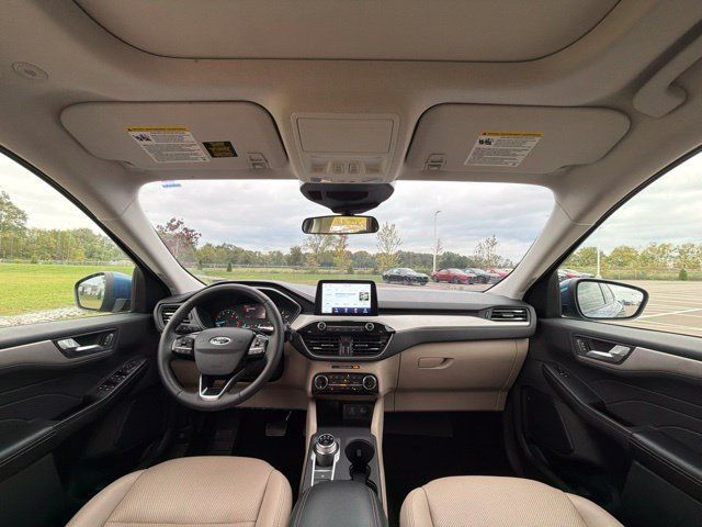 Certified 2022 Ford Escape SEL AWD/4WD image 18