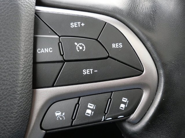 Used 2020 Jeep Grand Cherokee High Altitude AWD/4WD image 17